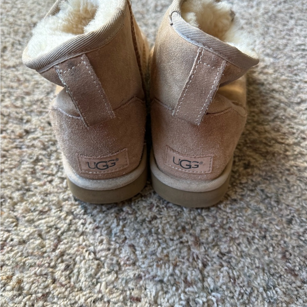 UGG Cream Shearling Boots women’s 8 - Picture 2 of 4